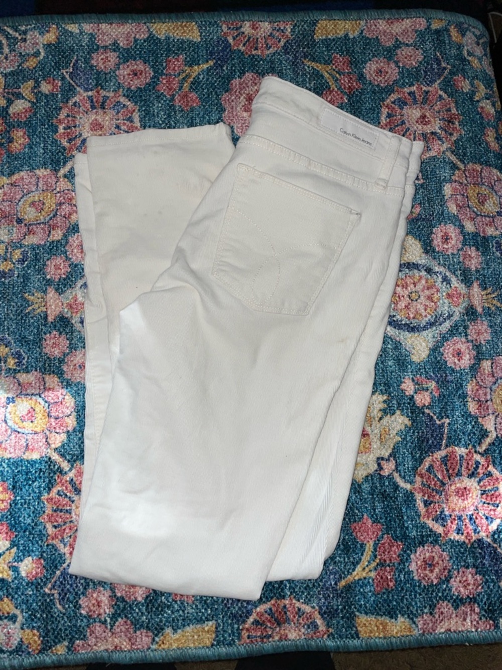 Women’s white jeans 👖